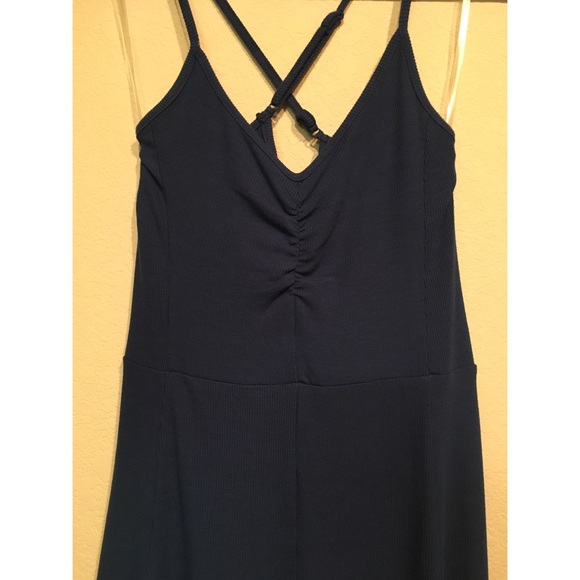 Cross back spaghetti strap dress - Picture 3 of 5